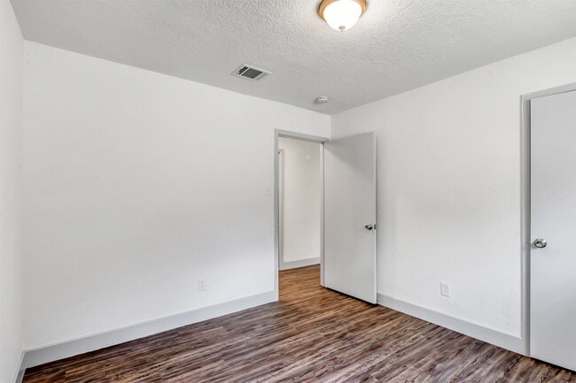 Building Photo - 23118 Whispering Willow Dr