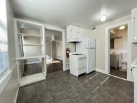 Building Photo - 117 E Glenwood Ave