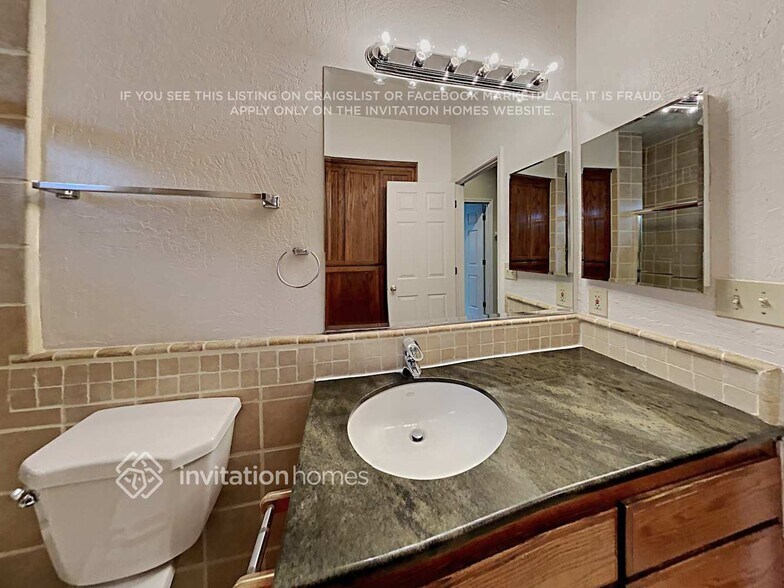 Building Photo - 2209 St Anton Dr