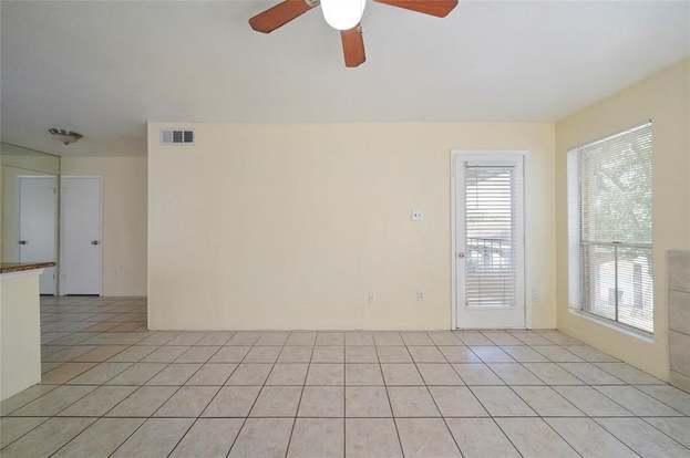 Building Photo - 3900 Woodchase Dr