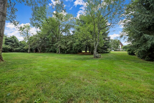 Building Photo - 556 Riversville Rd