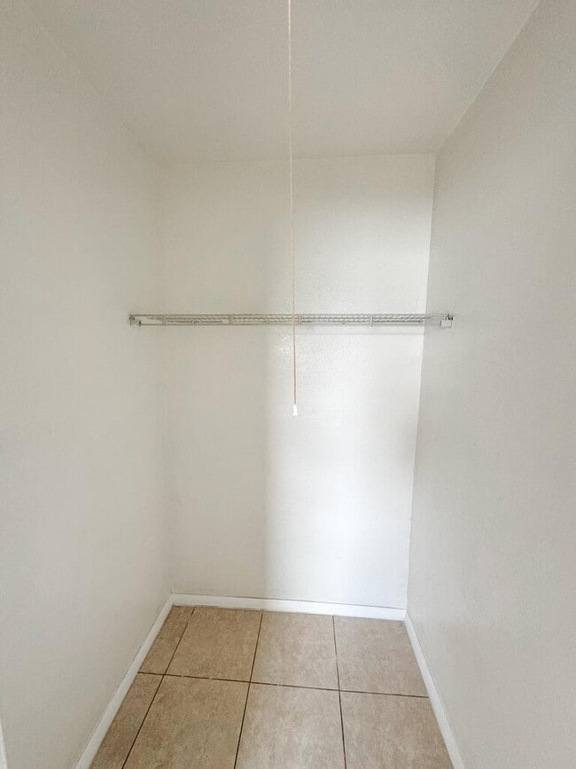 Building Photo - 1010 9th St