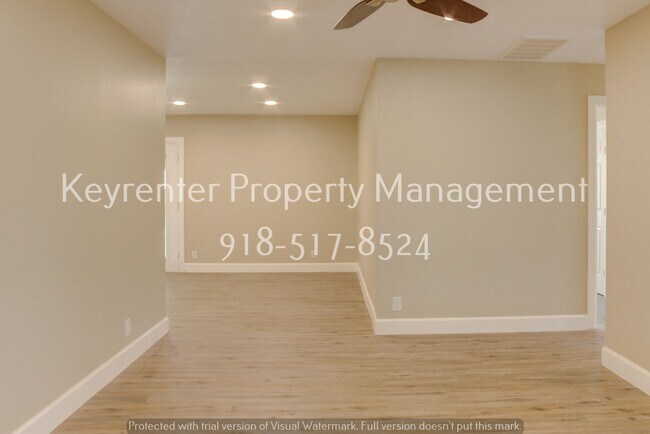 Building Photo - Recently Renovated 3 Bed 2 Bath in Collinsville!