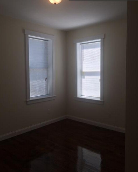 Building Photo - 19 Lambert Ave