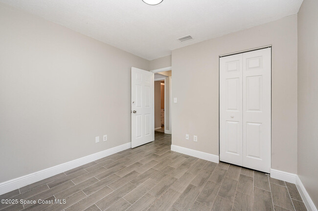 Building Photo - 1474 Lombard St NW