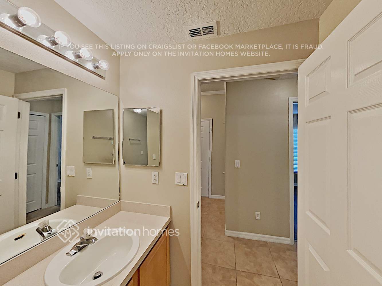 Building Photo - 3713 Fallscrest Cir