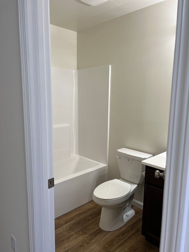 Building Photo - New price. Brand new 3 beds 2 baths house