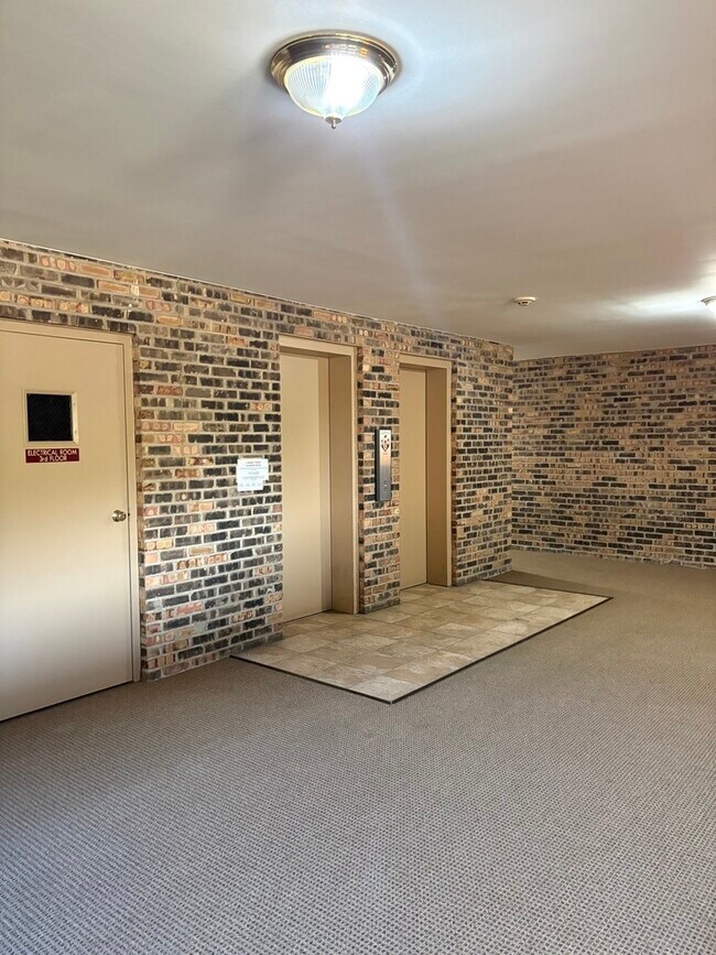 Building Photo - 8923 Knight Ave
