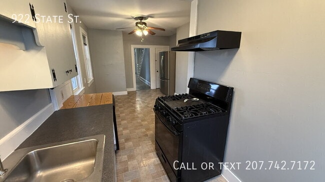 Building Photo - 922 State Street