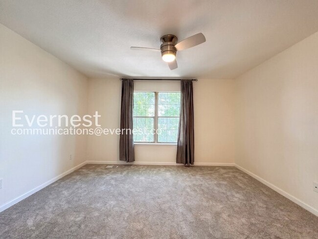 Building Photo - 3 Bed/2.5 Bath Townhome with Fenced Yard / Available Now!