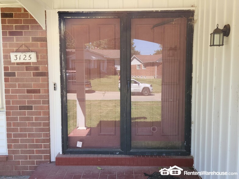 Building Photo - 3125 Brookshire Dr