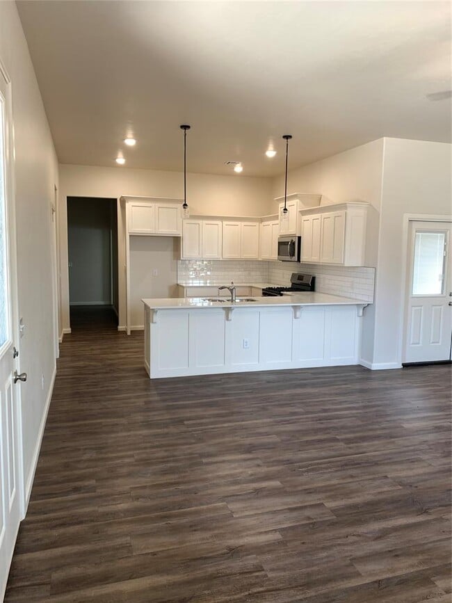 Building Photo - 3215 Enclave Pl