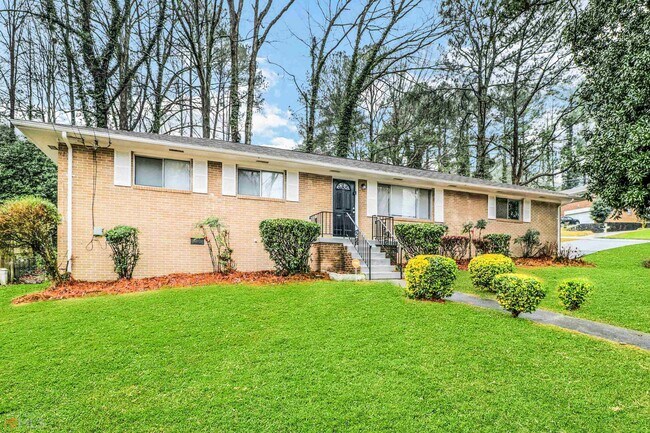 Building Photo - 2537 Bonnybrook Dr SW