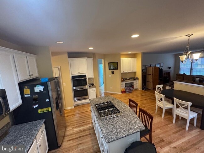 Building Photo - 24794 Serpentine Pl