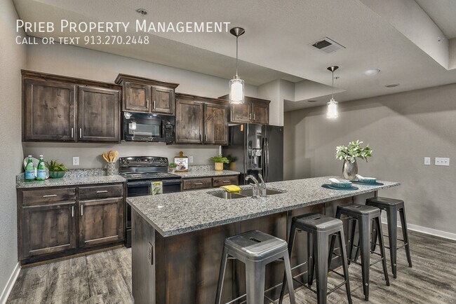 Building Photo - 12307 S Chelsea St