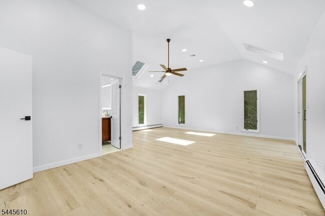 Building Photo - 306 Warrenville Rd