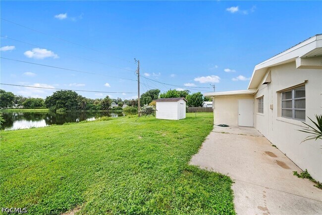 Building Photo - 275 Lakeview Dr