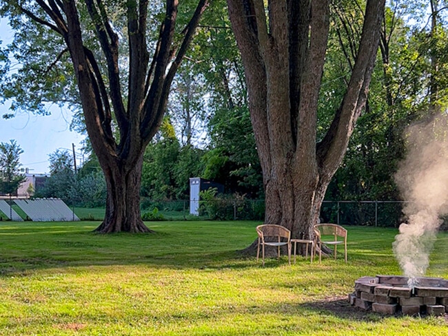 Building Photo - 20901 Catalpa St