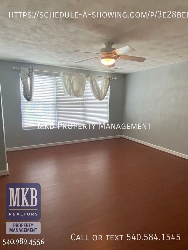 Building Photo - 5502 S Village Dr