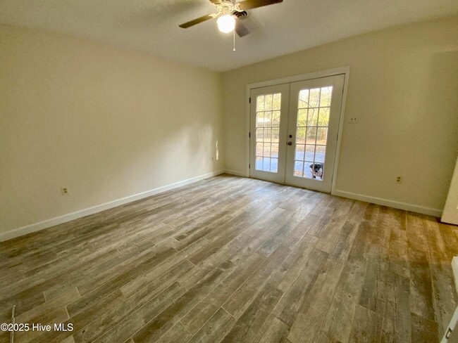 Building Photo - 314 Stuart Ave