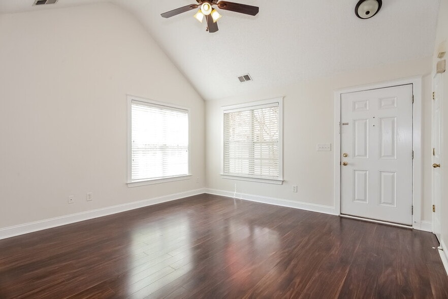 Building Photo - 13438 Glencreek Ln