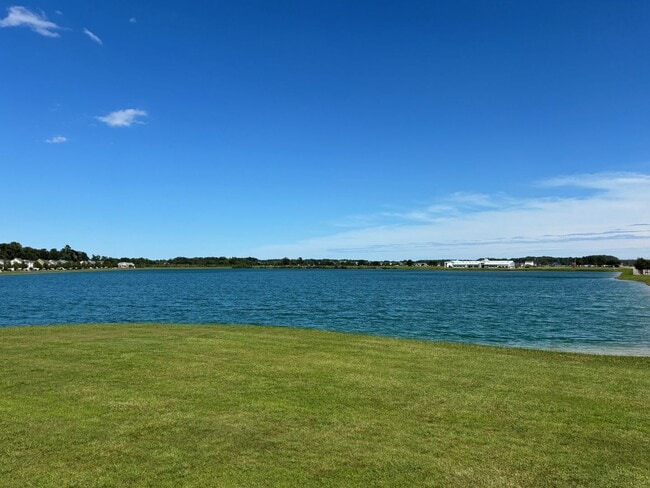 Building Photo - Sherwood Lakes