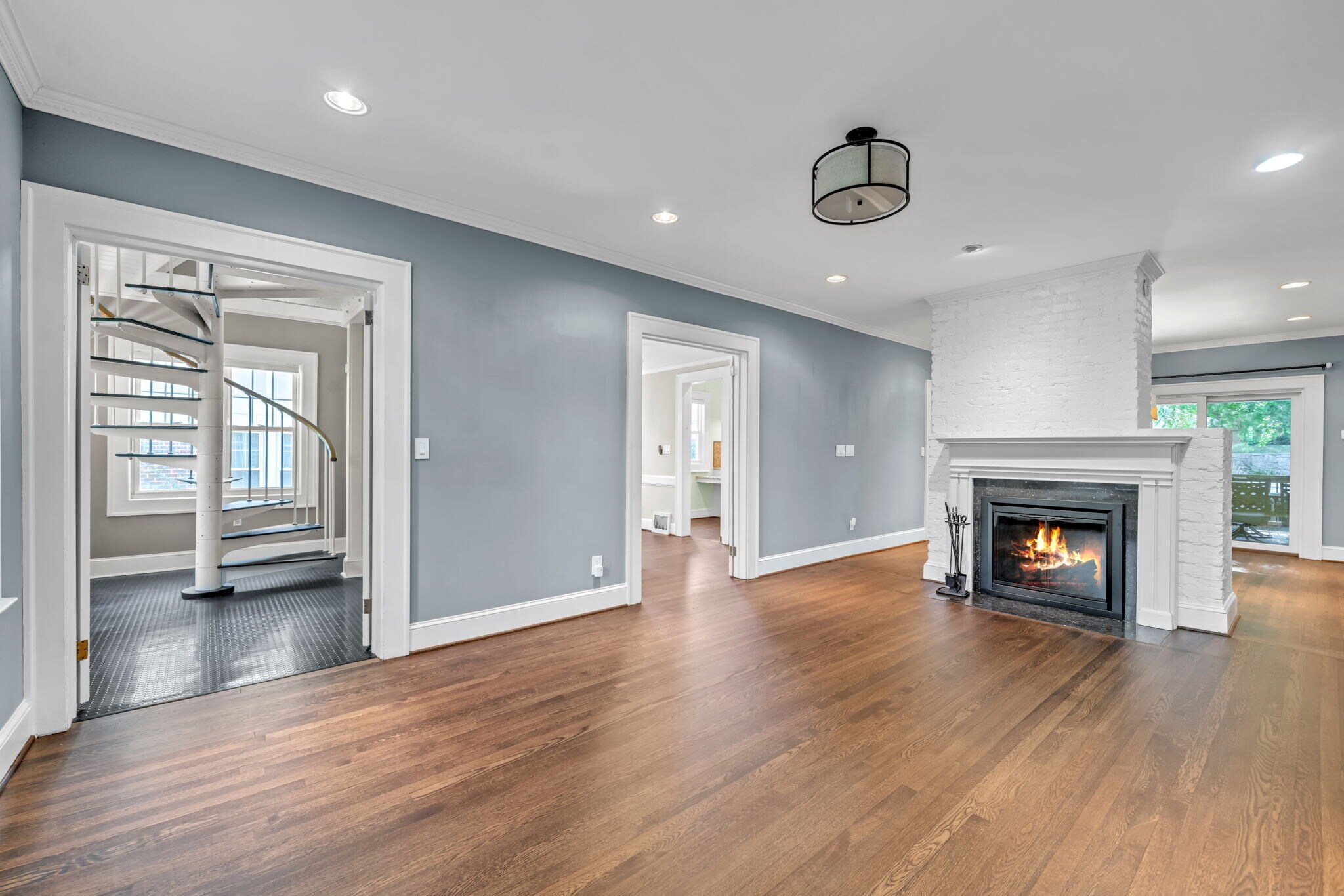 Building Photo - 455 Claire Dr NE
