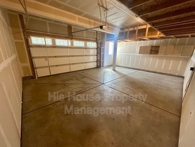 Building Photo - 2122 Longfin Ct