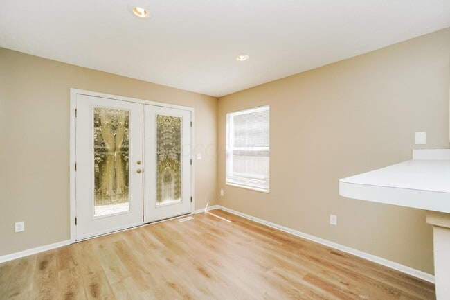 Building Photo - 1600 Tall Meadows Dr