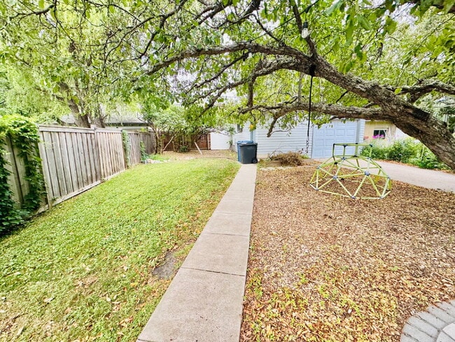 Building Photo - Charming 3-Bedroom Oasis with Elegant Touches & Finished Basement on Washburn Ave!