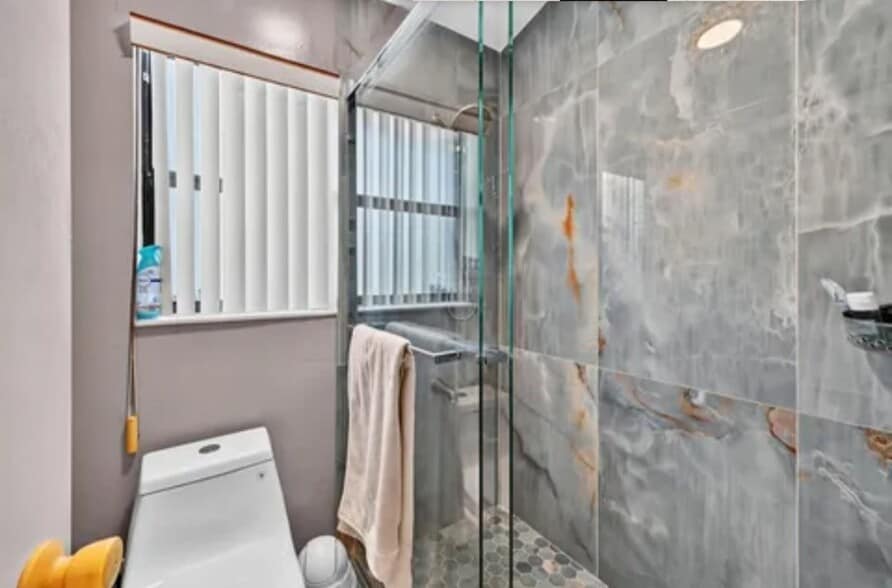 Building Photo - 4587 Carambola Cir S
