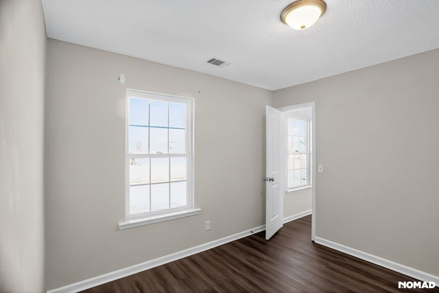 Building Photo - 356 Huntington Dr