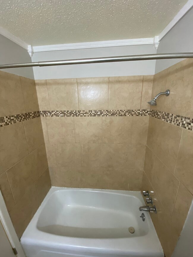 Building Photo - 4010 Honeysuckle Ln