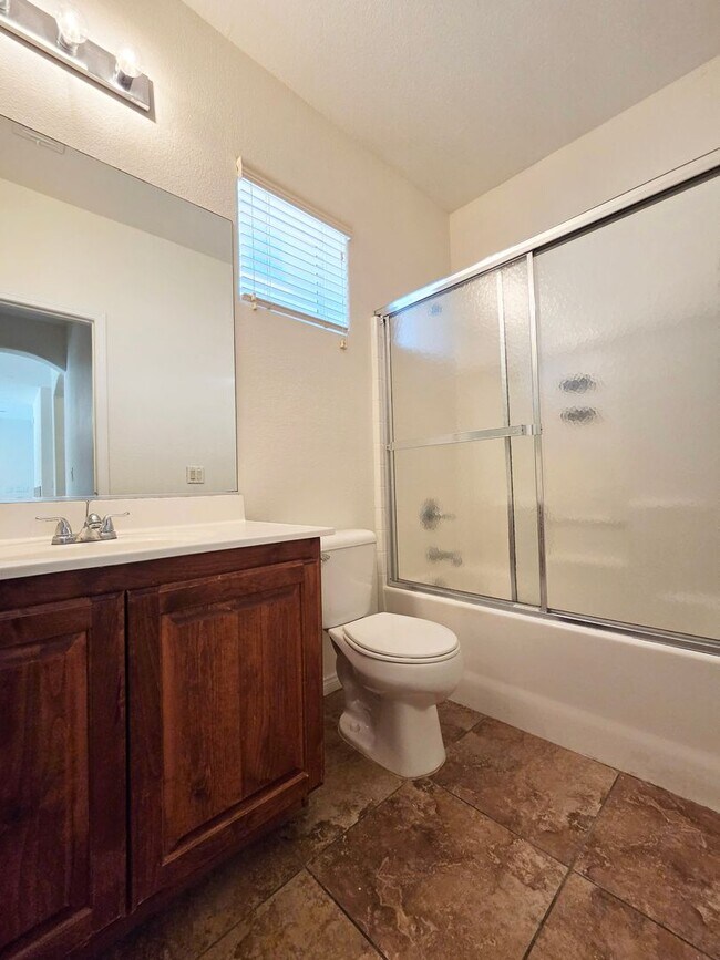 Building Photo - Spacious 4 Bed Home with Loft & 3-Car Garage
