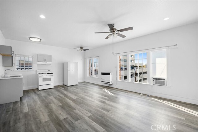 Building Photo - 228 S Kenwood St