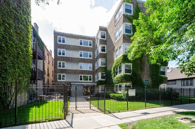 Primary Photo - 7710 N Sheridan Rd