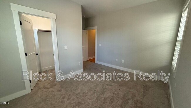 Building Photo - 200 E Moore St