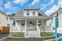 Building Photo - 4 W 11th St