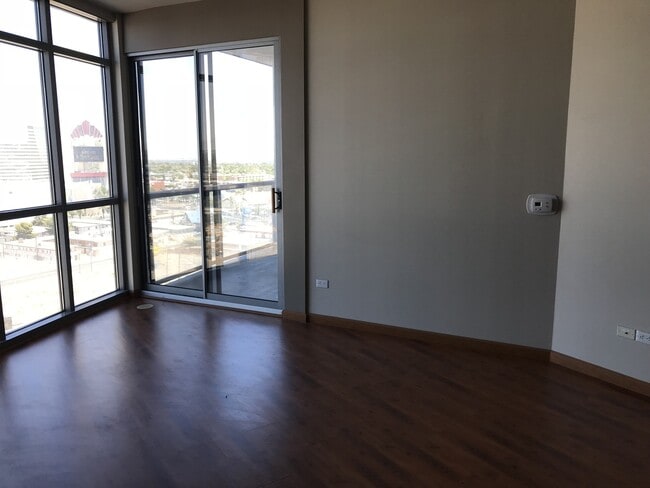 Building Photo - GORGEOUS 1 BEDROOM AT ALLURE VIEWS !!!!!!