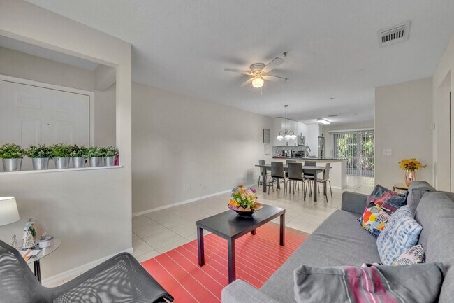 Building Photo - UCF Condo Utilities included