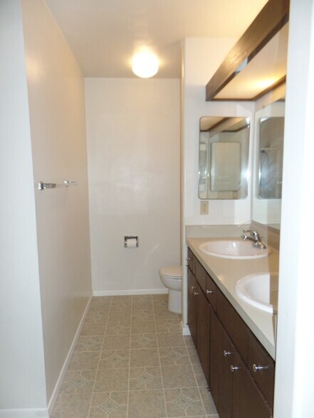 Building Photo - 127 Shadow Mountain Ct