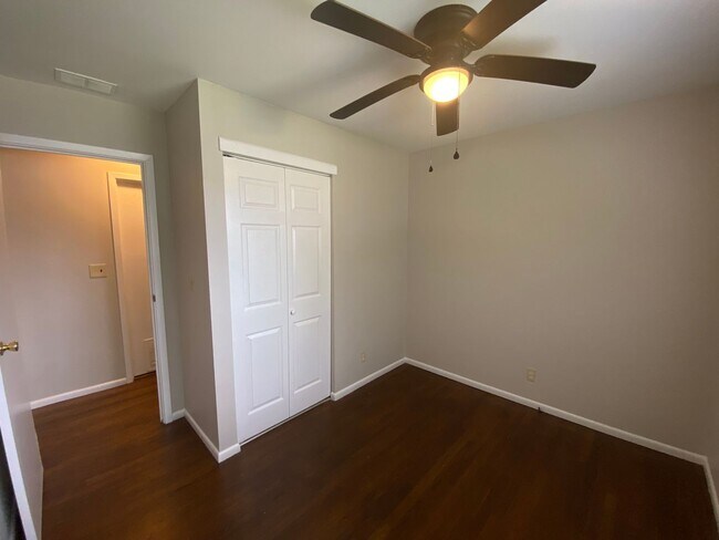 Building Photo - Welcome to Blueberry Hills located off Nicholasville Rd     20260615