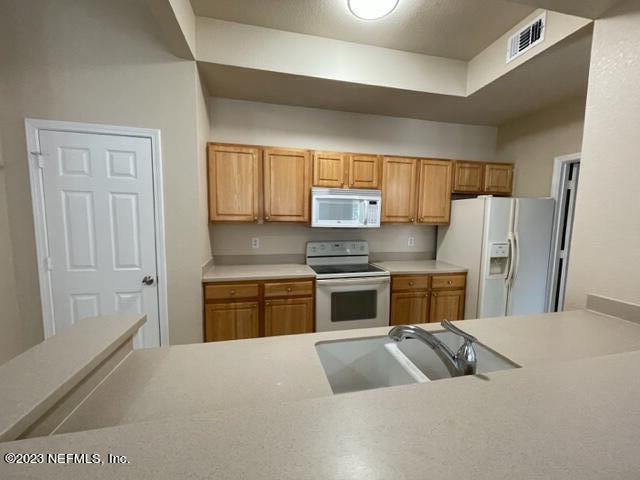 Building Photo - 10075 GATE N Pky