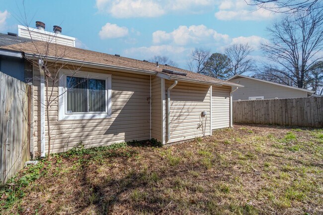 Building Photo - 4421 Smokey Lake Dr