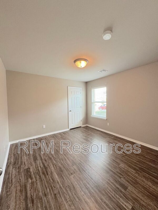 Building Photo - 2920 Cider Mill Ln