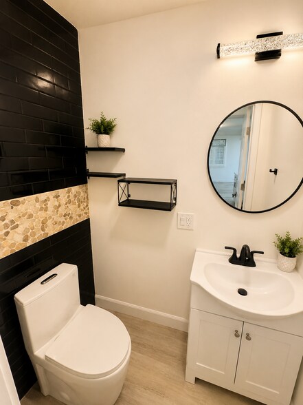 Building Photo - 7690 El Chaco Dr