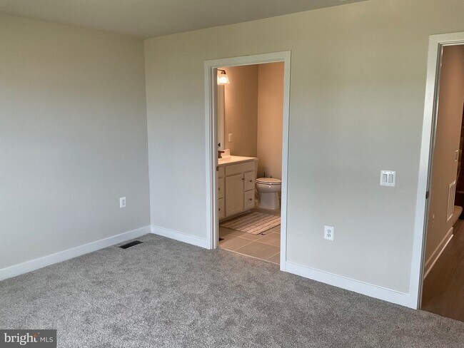 Building Photo - 4317 Southerby Dr