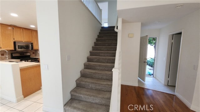 Building Photo - 14880 Honey Ct