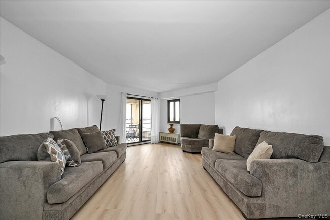 Building Photo - 725 Miller Ave