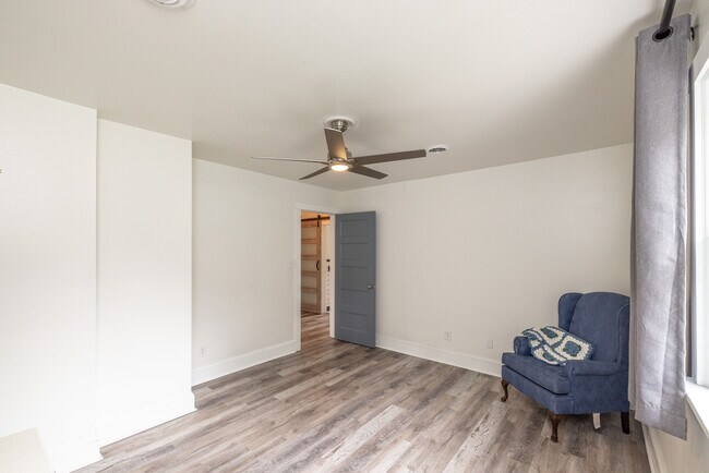 Building Photo - 12383 W Patrick Henry Rd